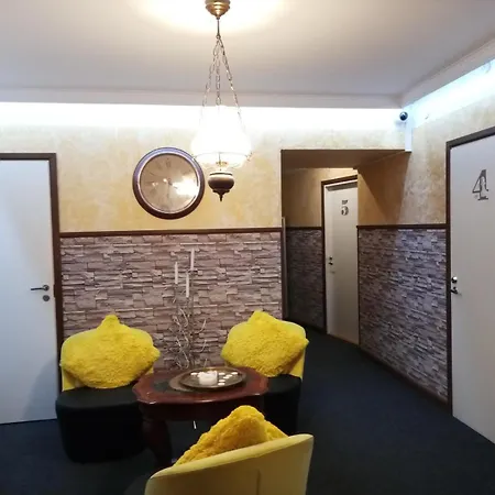 Albergue Reval Hostel *